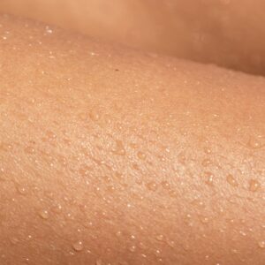 Piel hidratada y regenerada gracias al tratamiento con exosomas en Oneskin-MED